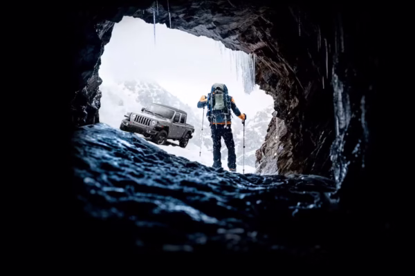 MY23-Gladiator-Interior-Hero-Cold-Weather-Desktop.jpg.img.1440