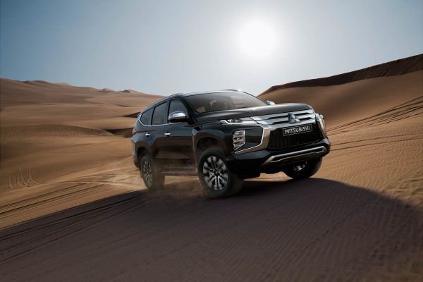 23MY_PS_LHD_MV_P29_30_Desert-09.04.18