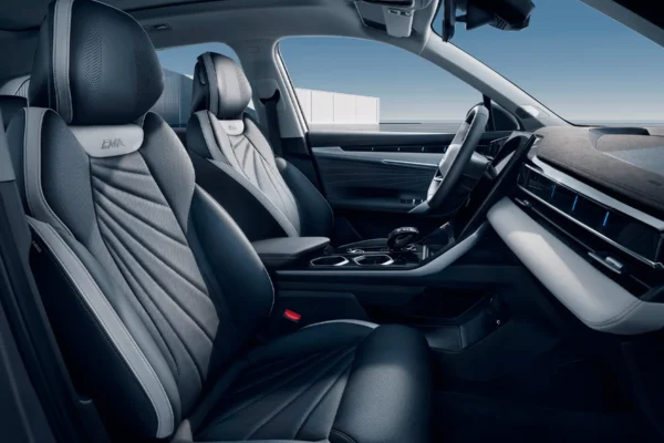 GEELY_STARRAY_INTERIOR_SOFISTICADO